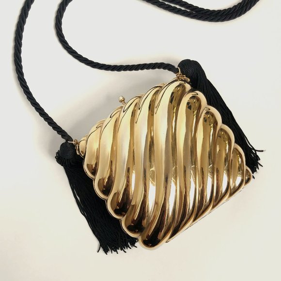Bonwit Teller Handbags - Bonwit Teller Vintage Metal Purse Clutch Gold Tone Clamshell Bag Tassel RARE